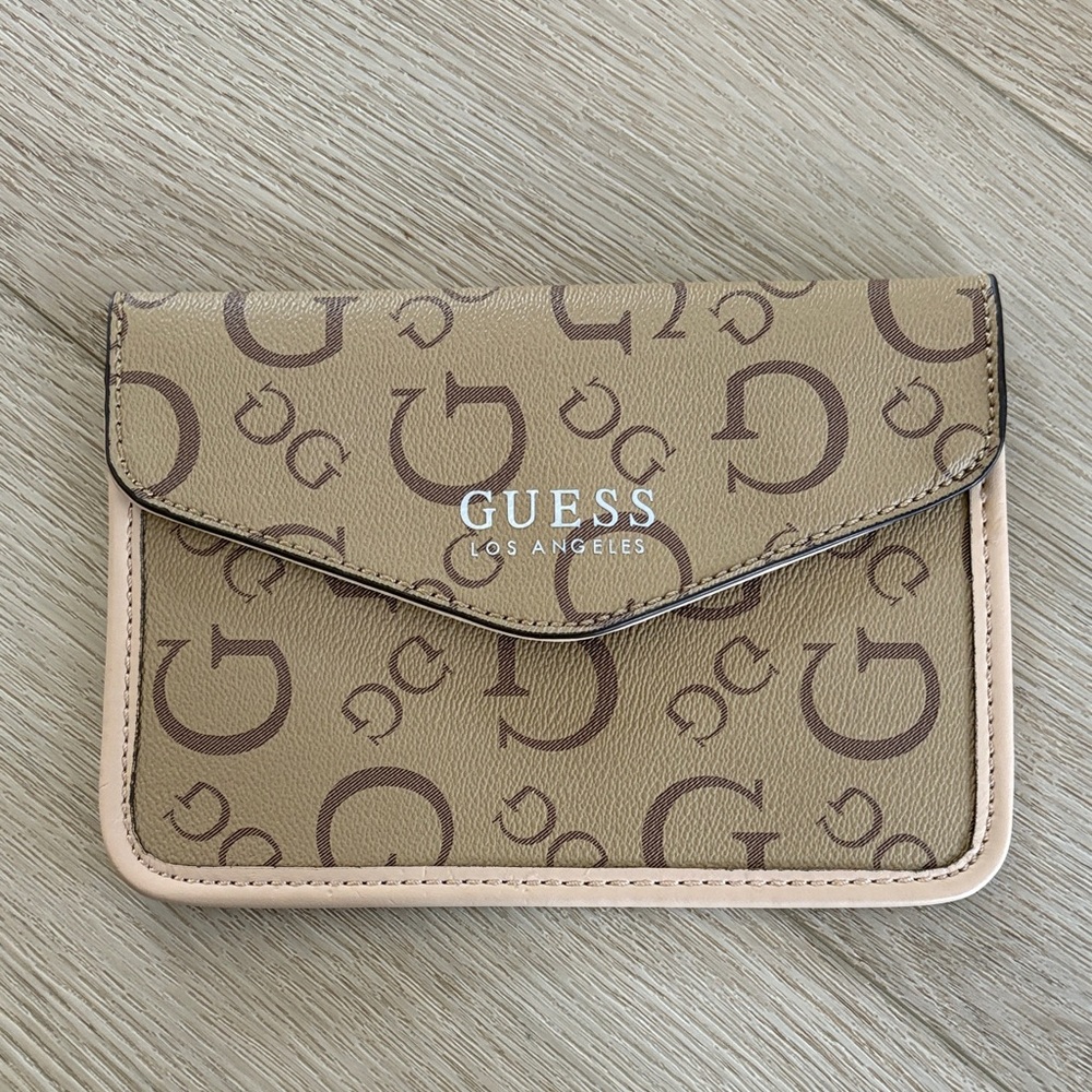 GUESS Pouch